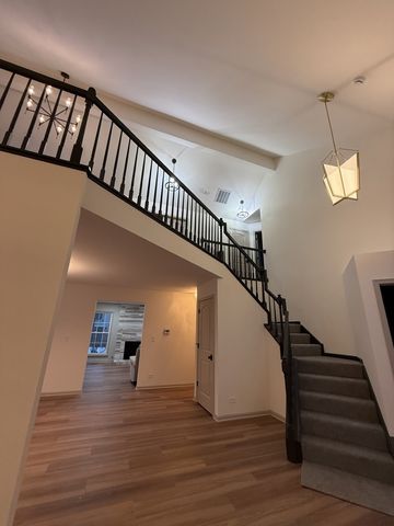 36230 N Old Creek Court, Gurnee, IL 60031