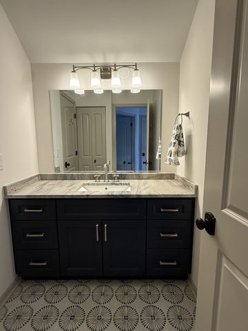 36230 N Old Creek Court, Gurnee, IL 60031