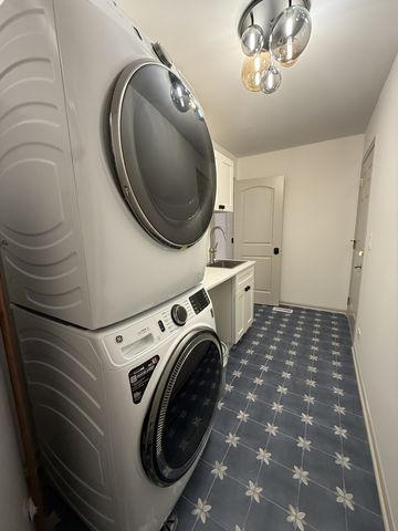 36230 N Old Creek Court, Gurnee, IL 60031