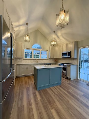 36230 N Old Creek Court, Gurnee, IL 60031