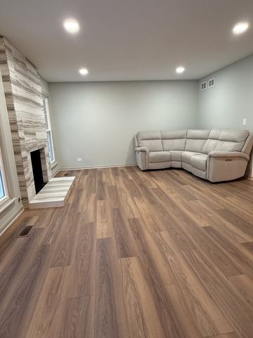 36230 N Old Creek Court, Gurnee, IL 60031