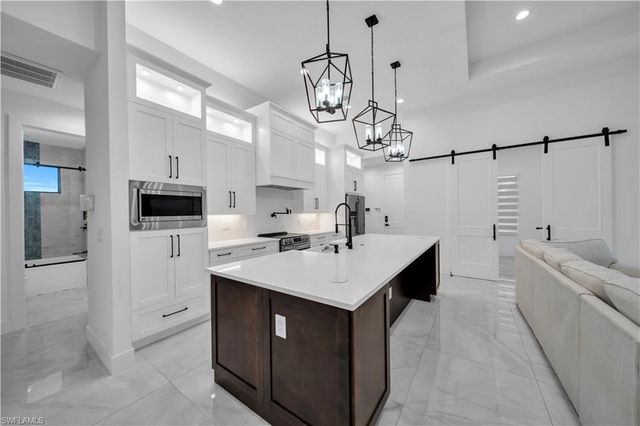 1607 NE 23rd ST, Cape Coral, FL 33909