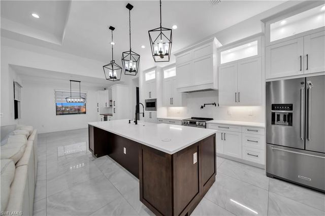1607 NE 23rd ST, Cape Coral, FL 33909