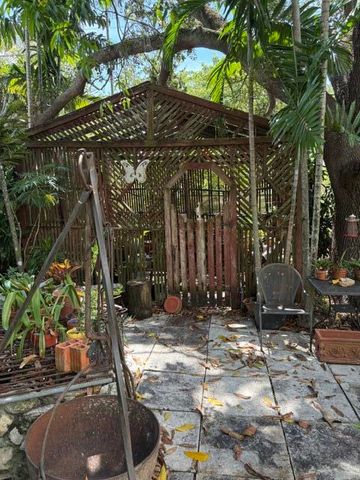 41 SW 5TH Street, Dania Beach, FL 33004