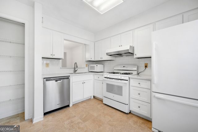 2883 Dresden Square Drive, Atlanta, GA 30341