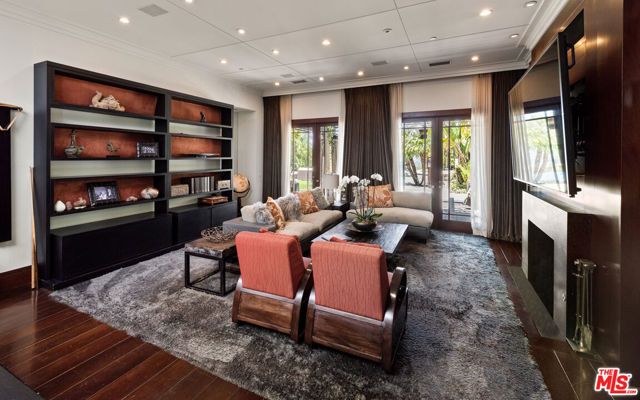 13947 Durham Road, Beverly Hills, CA 90210