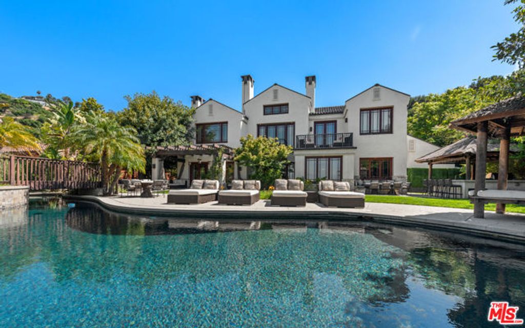 13947 Durham Road, Beverly Hills, CA 90210