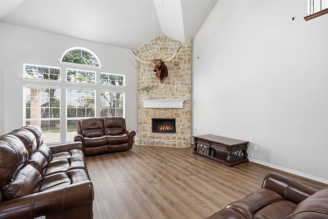 424 High Desert Drive, Fort Worth, TX 76131