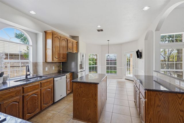 424 High Desert Drive, Fort Worth, TX 76131