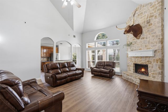 424 High Desert Drive, Fort Worth, TX 76131