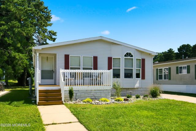 523 Momosa Way, Whiting, NJ 08759