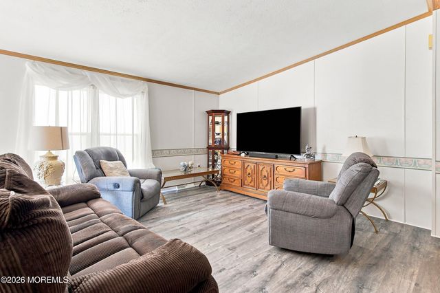 523 Momosa Way, Whiting, NJ 08759