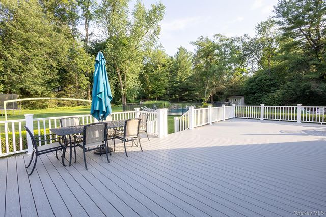153 Brookville Lane, Glen Head, NY 11545
