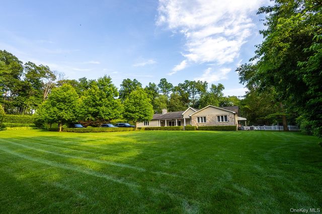 153 Brookville Lane, Glen Head, NY 11545
