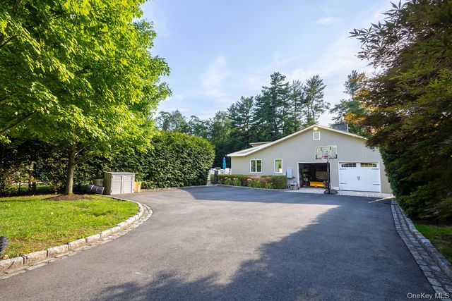 153 Brookville Lane, Glen Head, NY 11545