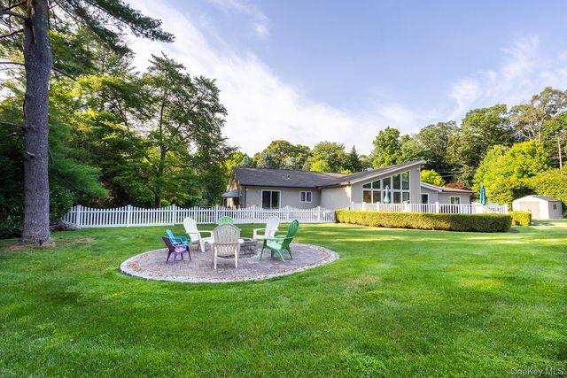 153 Brookville Lane, Glen Head, NY 11545
