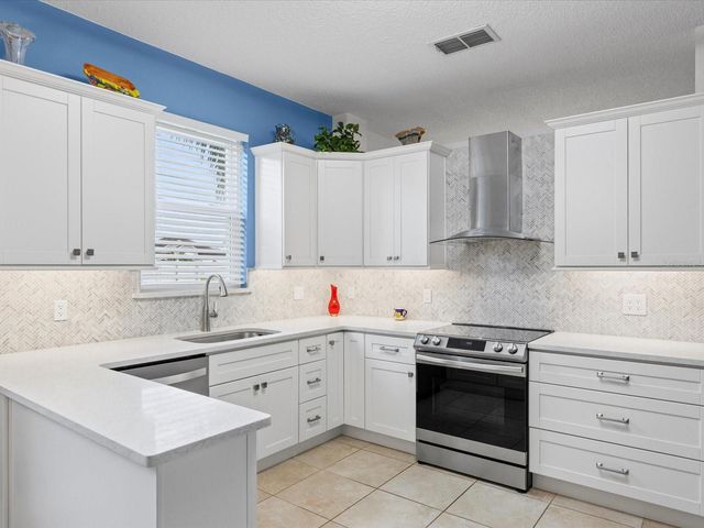 2761 EAGLE GLEN CIRCLE, Kissimmee, FL 34746