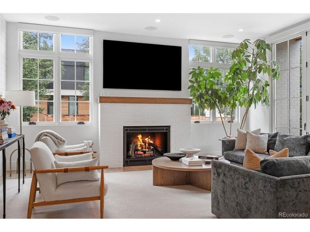 891 S York St, Denver, CO 80209