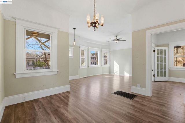 2327 N St, Sacramento, CA 95816