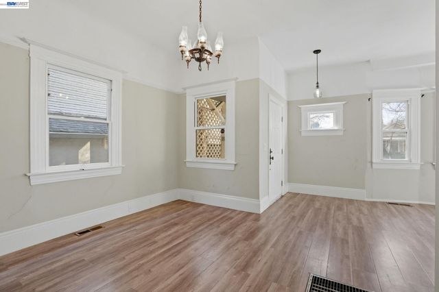 2327 N St, Sacramento, CA 95816