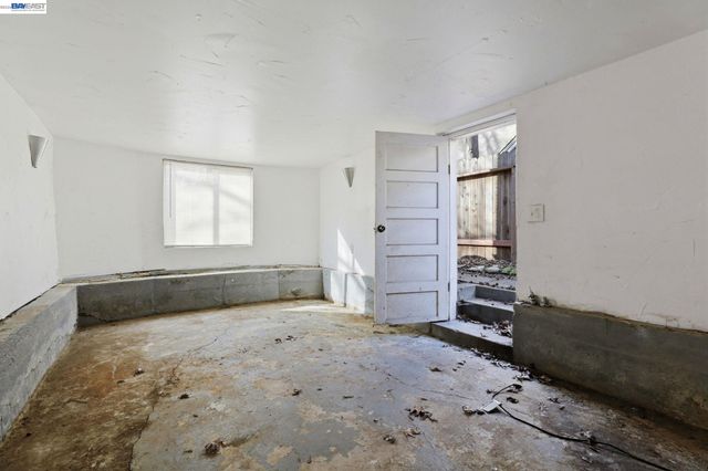 2327 N St, Sacramento, CA 95816