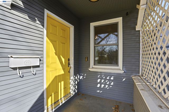 2327 N St, Sacramento, CA 95816