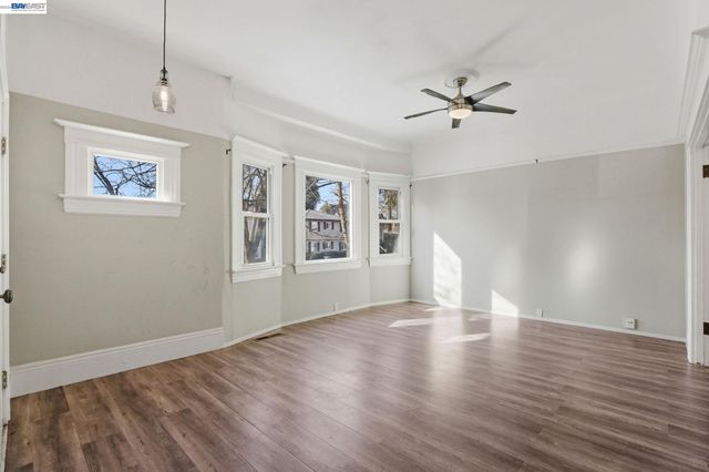 2327 N St, Sacramento, CA 95816