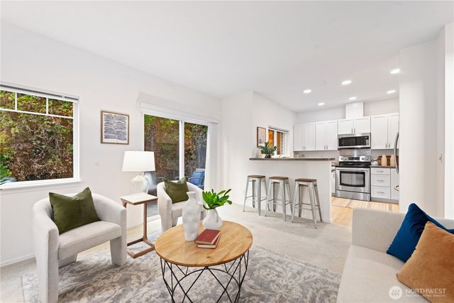 562 S 51st Court, Renton, WA 98055