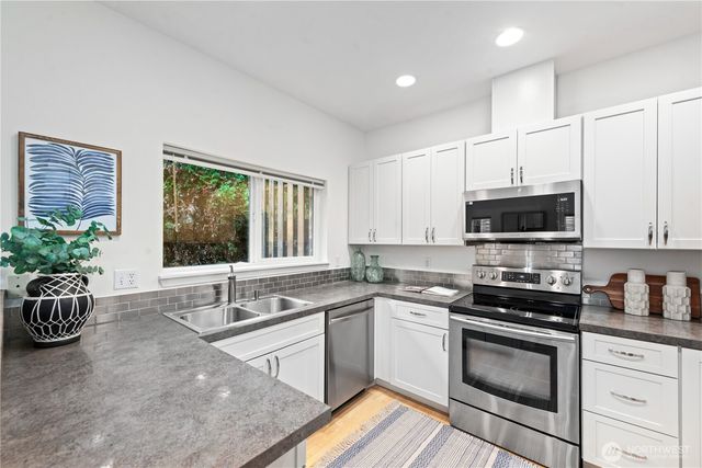 562 S 51st Court, Renton, WA 98055