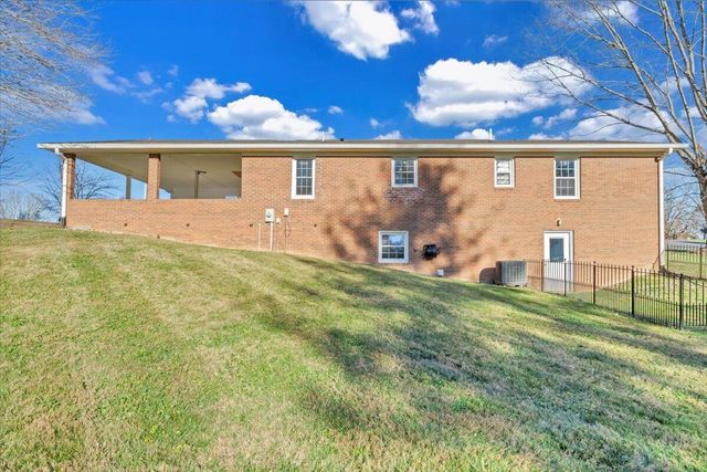 397 Commonwealth RD, Galax, VA 24333