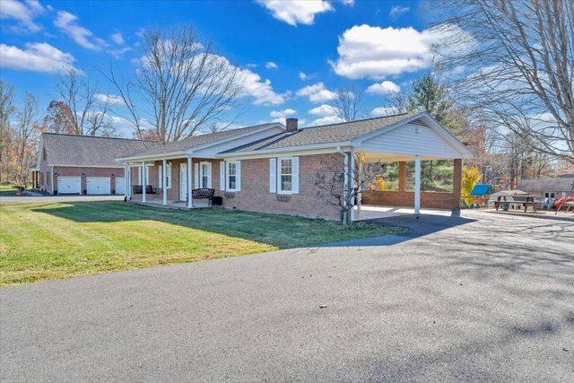 397 Commonwealth RD, Galax, VA 24333