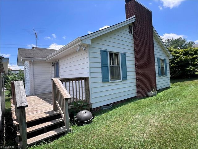 1394 Forrest Drive, Mount Airy, NC 27030