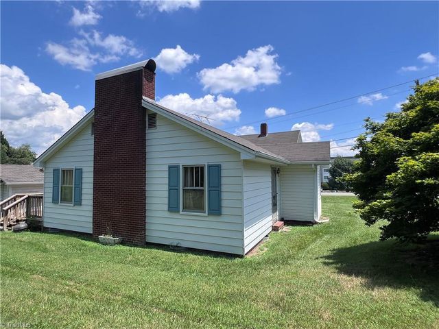 1394 Forrest Drive, Mount Airy, NC 27030