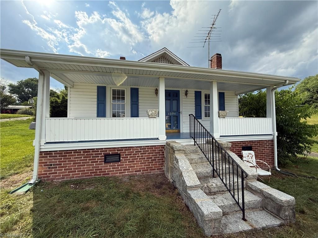 1394 Forrest Drive, Mount Airy, NC 27030