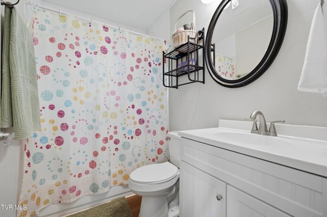 450 South Riverside Drive, Elizabethton, TN 37643