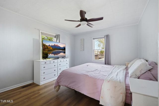 450 South Riverside Drive, Elizabethton, TN 37643