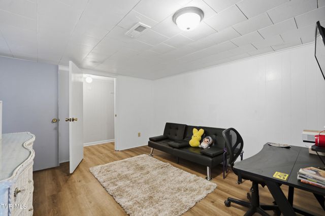 450 South Riverside Drive, Elizabethton, TN 37643