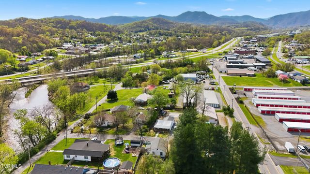 450 South Riverside Drive, Elizabethton, TN 37643