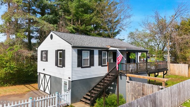 450 South Riverside Drive, Elizabethton, TN 37643