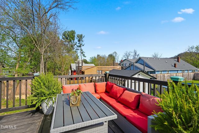 450 South Riverside Drive, Elizabethton, TN 37643