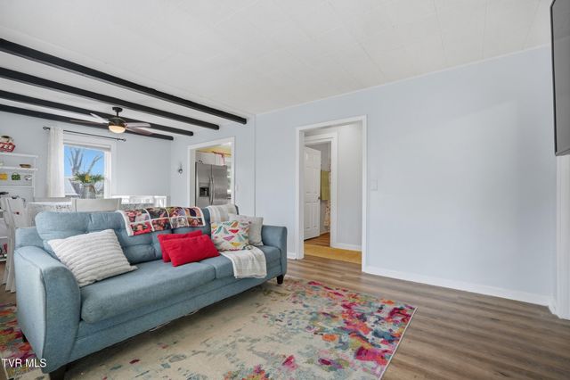 450 South Riverside Drive, Elizabethton, TN 37643