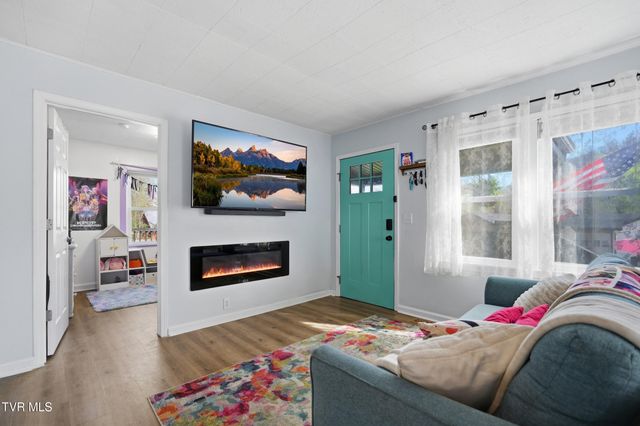 450 South Riverside Drive, Elizabethton, TN 37643