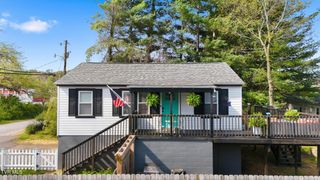 450 South Riverside Drive, Elizabethton, TN 37643