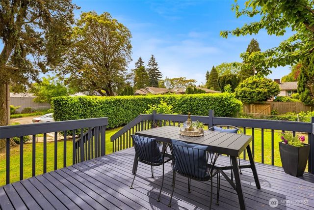 10417 17th Avenue SW, Seattle, WA 98146