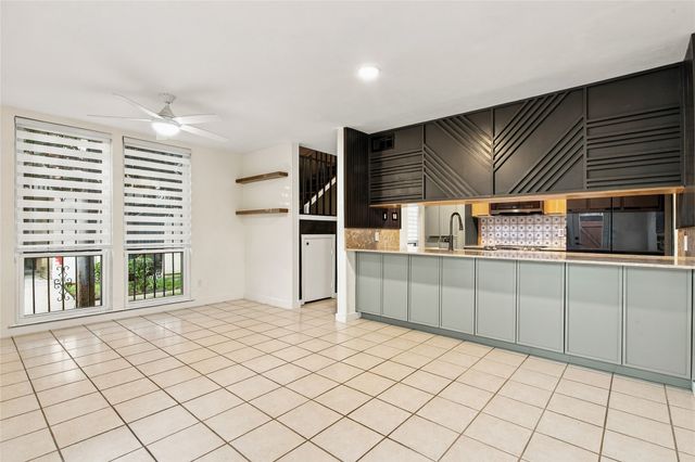 7125 Fair Oaks Avenue 12, Dallas, TX 75231