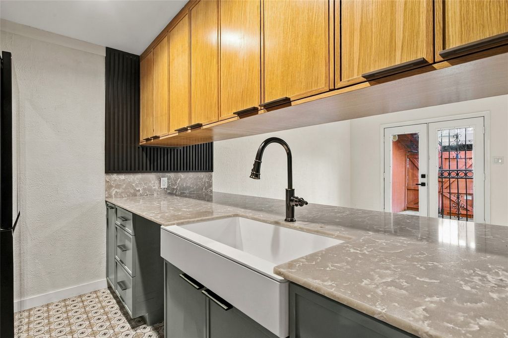 7125 Fair Oaks Avenue 12, Dallas, TX 75231
