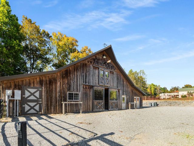 1032 Forest Dr, Kingston Springs, TN 37082