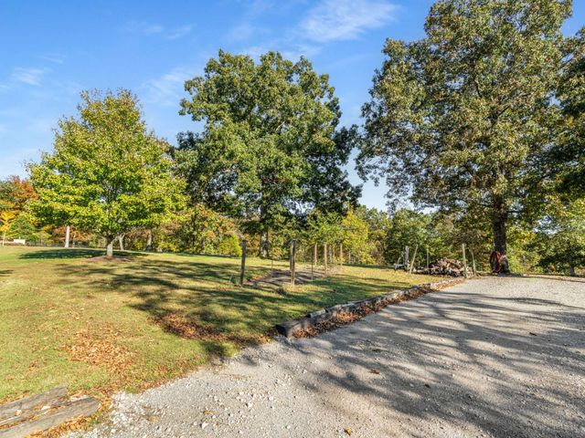 1032 Forest Dr, Kingston Springs, TN 37082