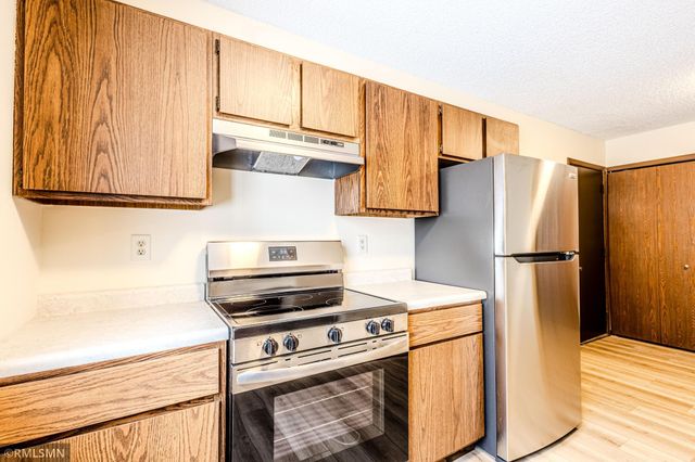 6631 84th Court N, Brooklyn Park, MN 55445