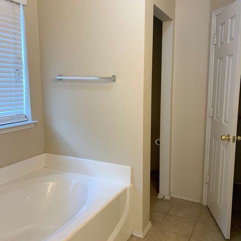 208 N Rolling Meadows Drive N, Wylie, TX 75098